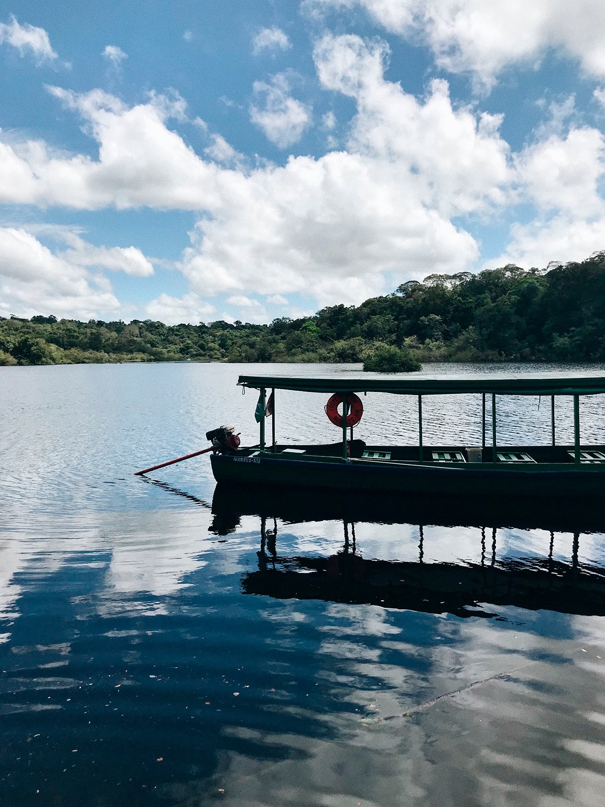 Hotel de Selva - A canoa e o Rio Negro