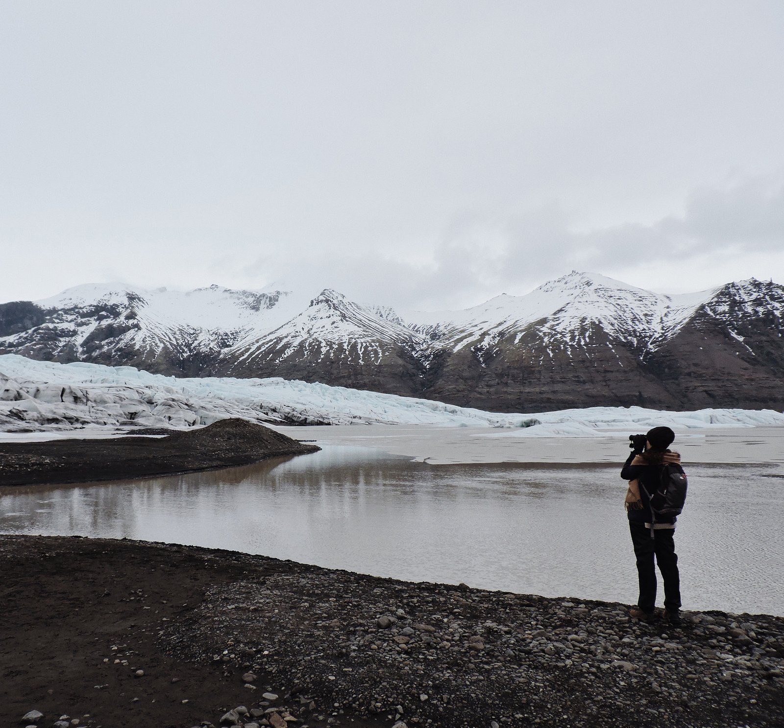 Geleira e lago glacial