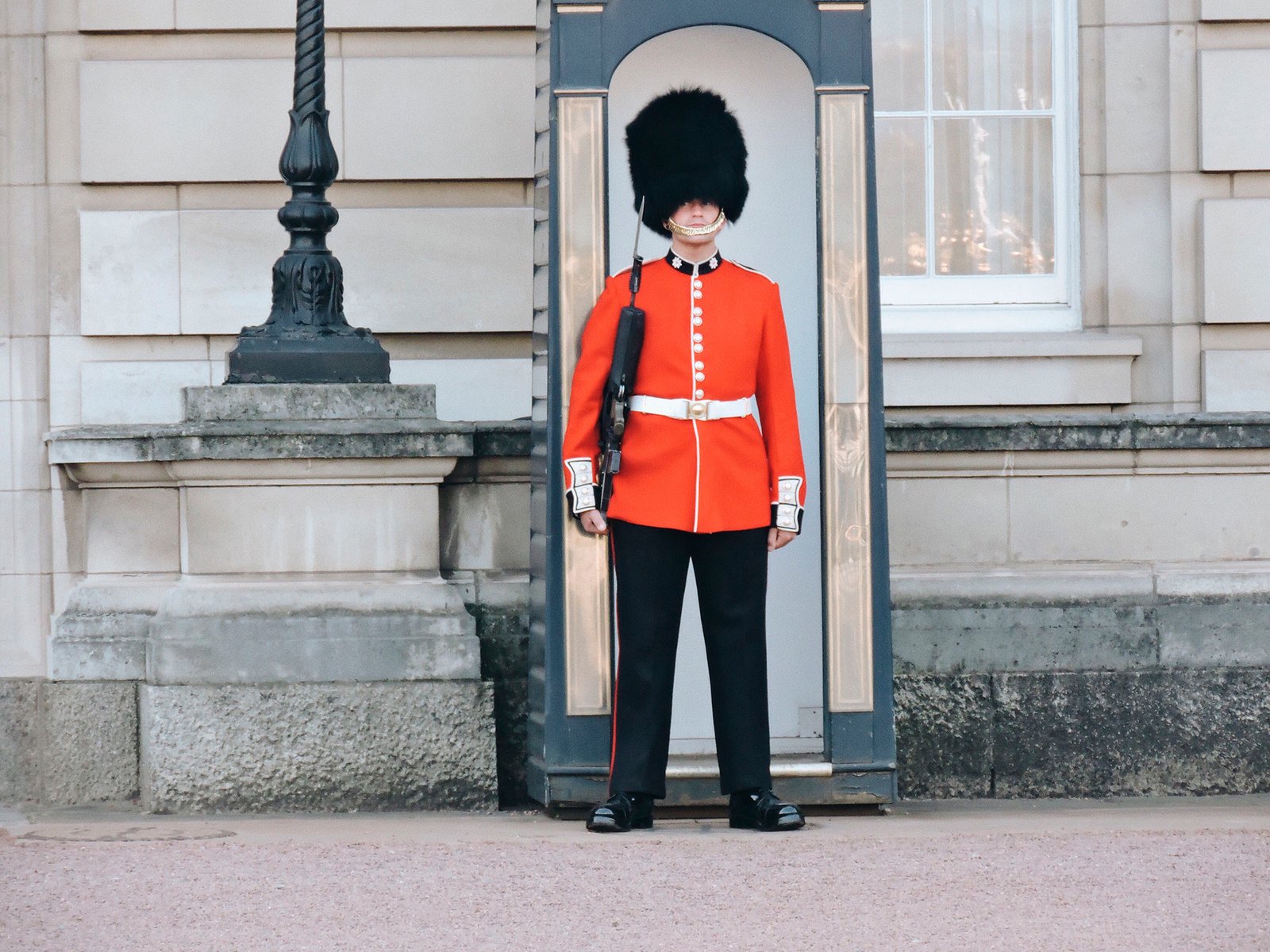 Um Guarda Real e seu elegante chapéu