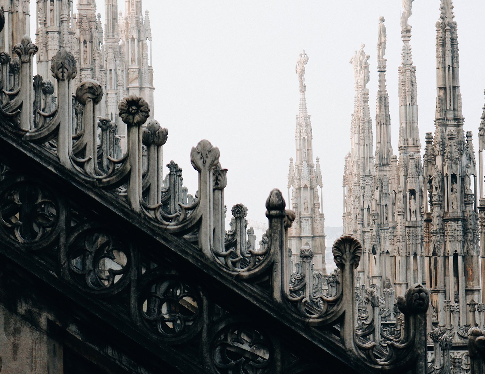 Detalhes dos adornos da catedral de Mião