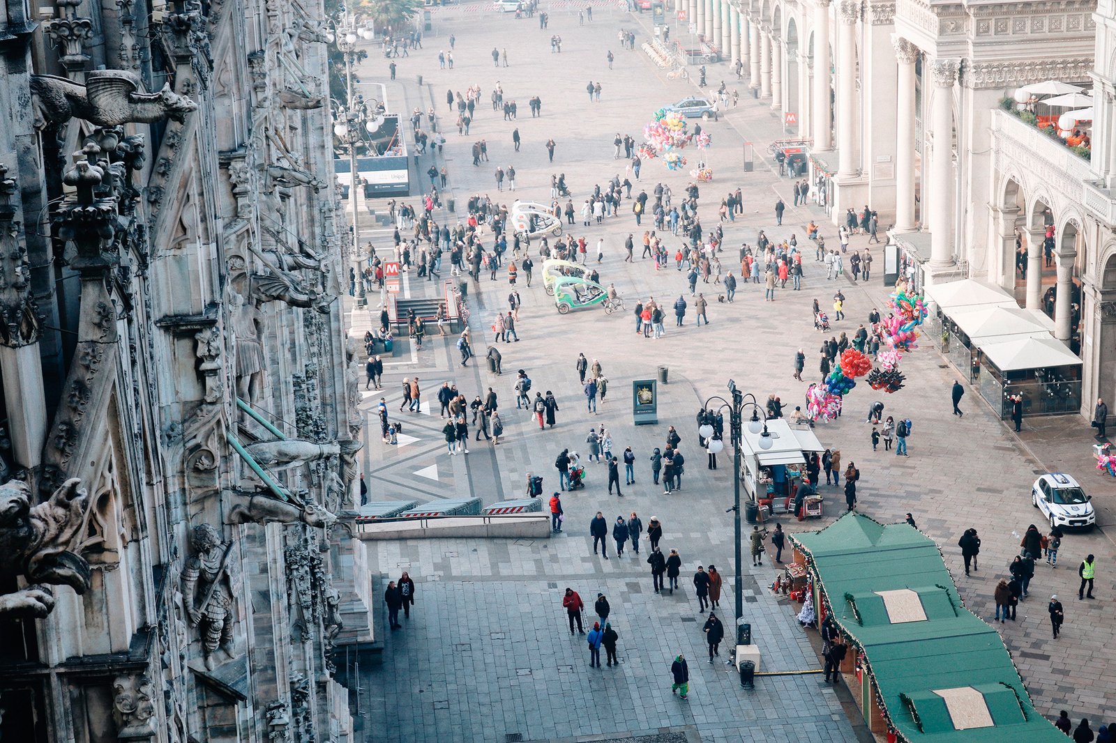 Pessoas pelas ruas de Milão - Vistas do alto da Duomo