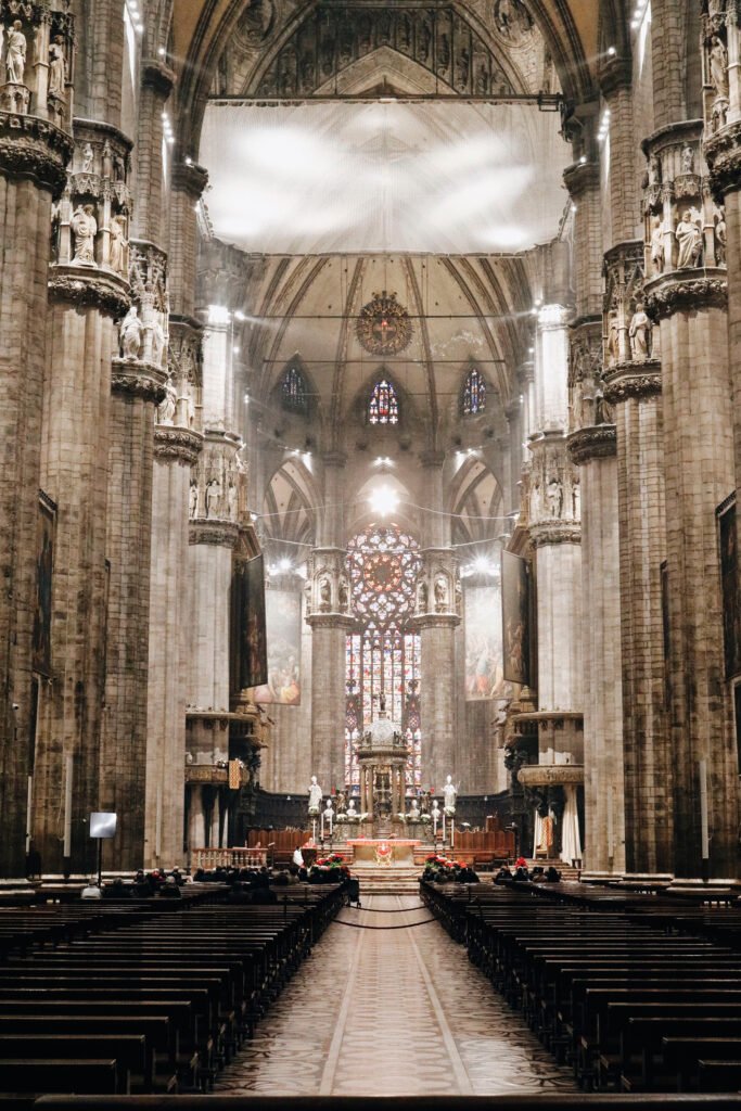 O interior da Duomo de Milão