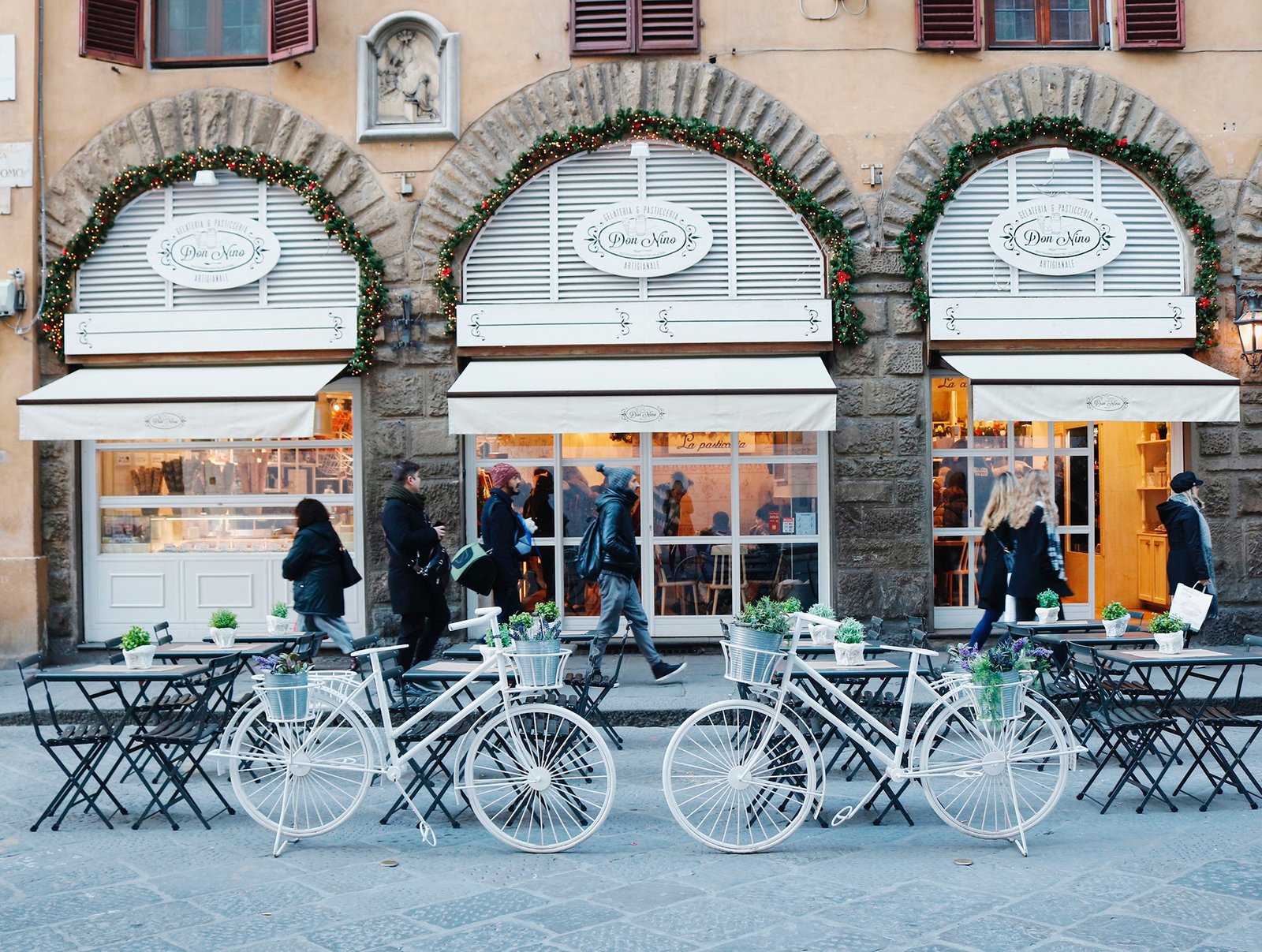 Fachada cafés de Florença