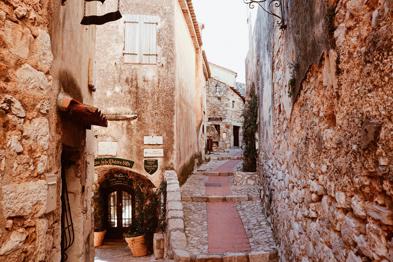 Escadas e construções de pedra