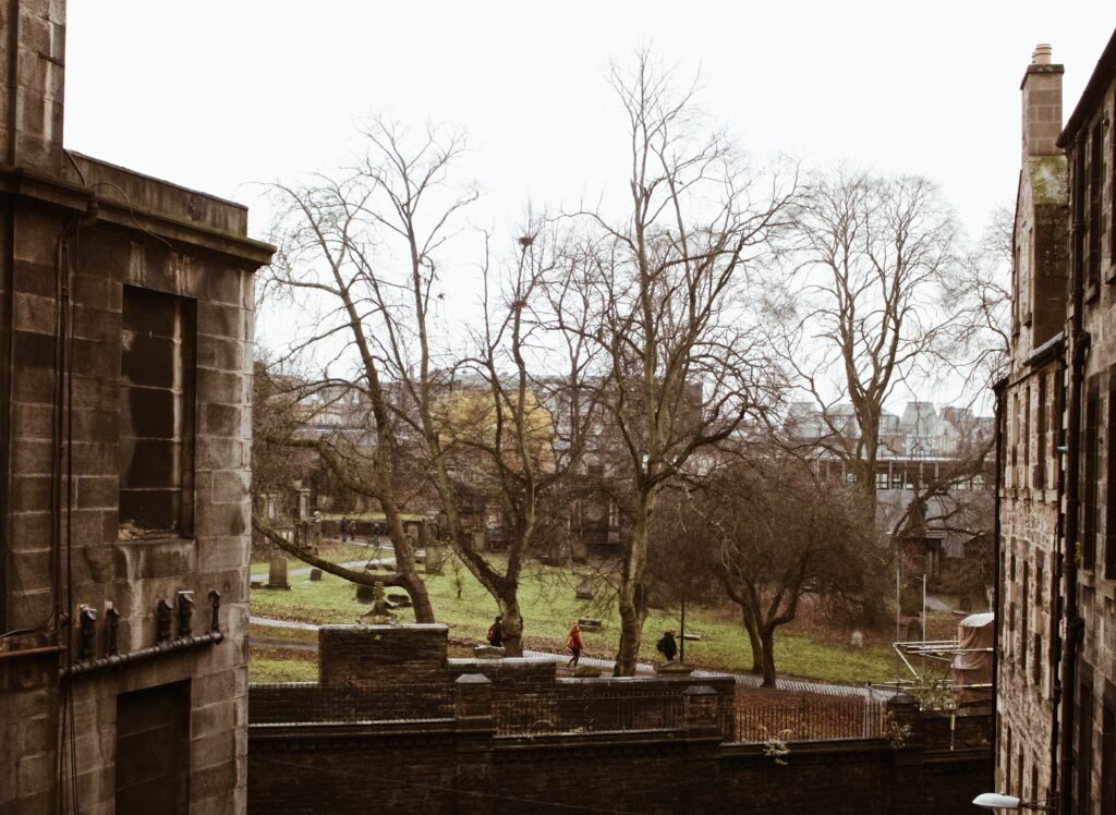 Cemitério com nomes personagens HP