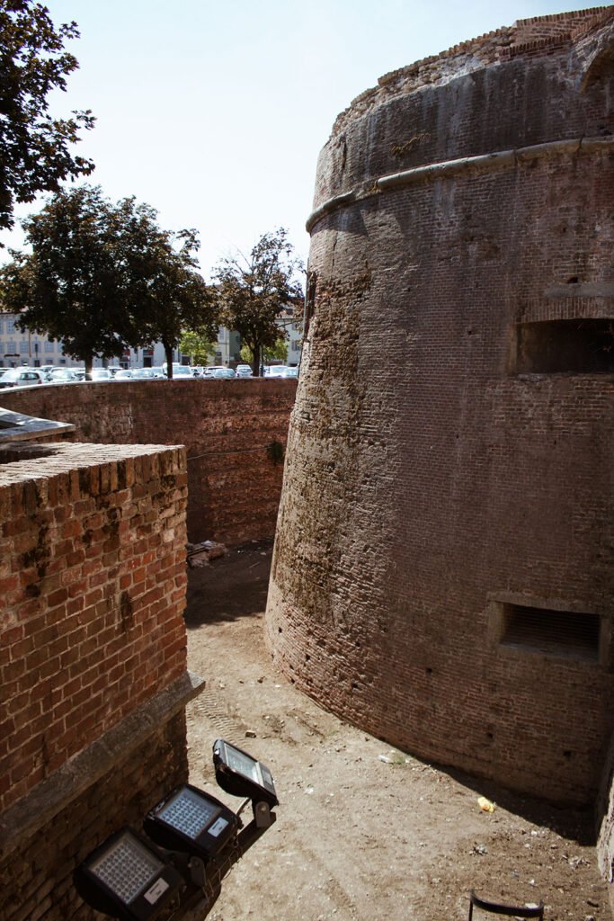 Casale Monferrato: A fossa entre as muralhas do Castelo