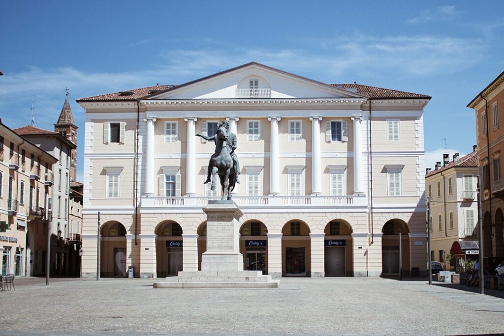 Casale Monferrato: Piazza Giuseppe Mazzini