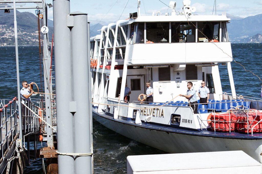Barco no cais de Stresa Lago Maggiore